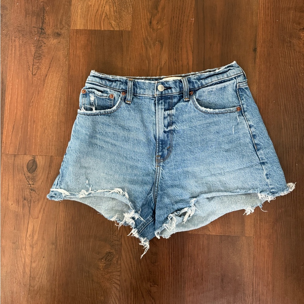 Abercrombie The 90s Relaxed Cutoff Short High Rise